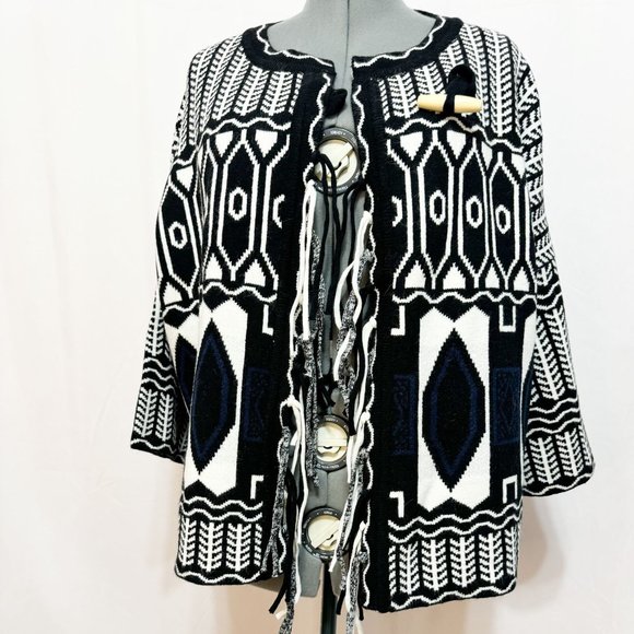 Vincente  NWT Sz XL  Aztec Fringes 3/4  Bell Sleeves Cardigan Sweater - Picture 4 of 13